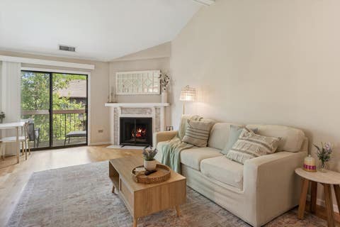 Tiny photo for 230 Windsor Lane #D, Willowbrook, IL 60527 (MLS # 12702907)