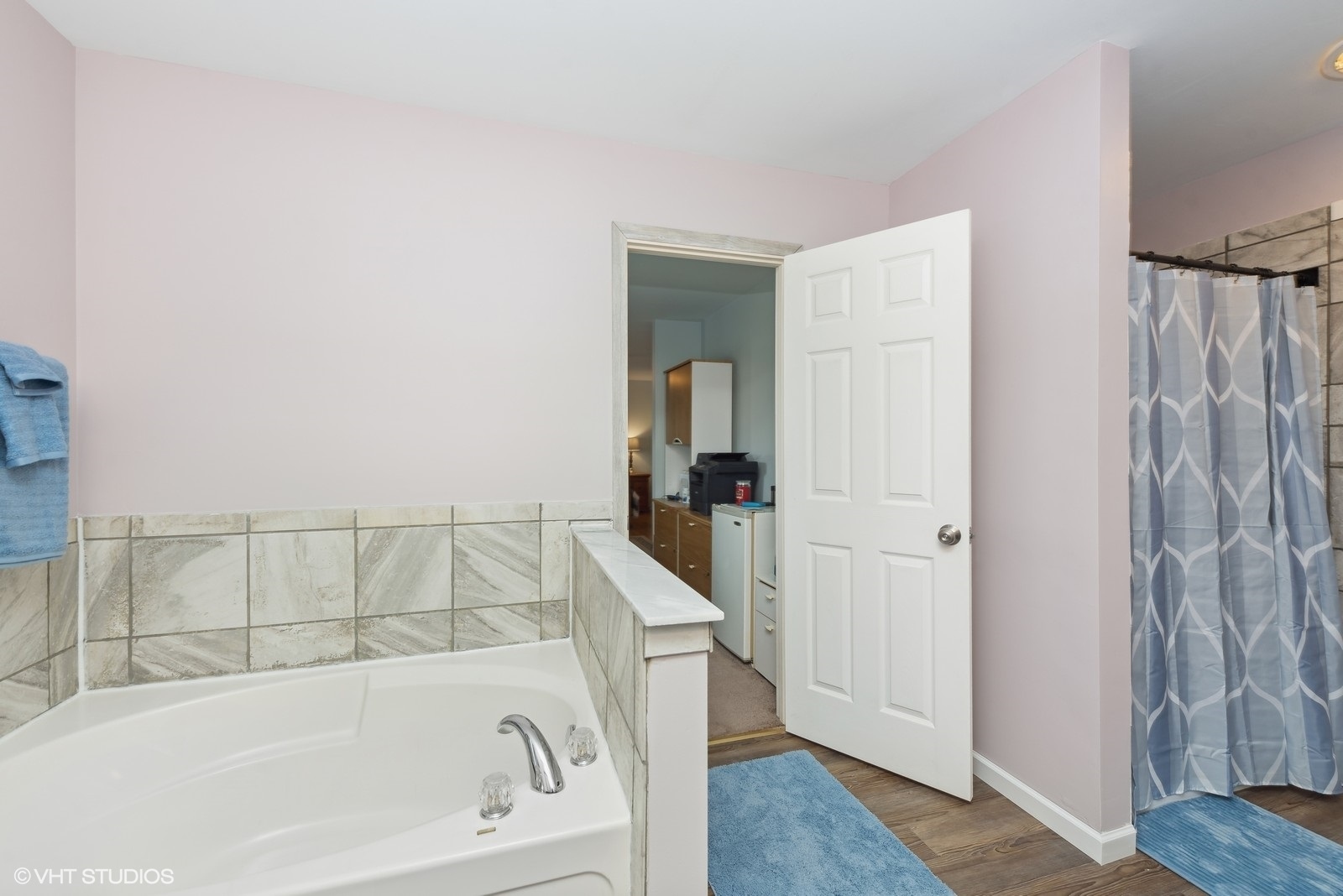 Huntley, Illinois 60142, United States, 4 Bedrooms Bedrooms, ,3 BathroomsBathrooms,Residential,Active,197590