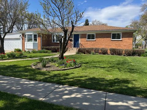 Photo of 22 Audrey Lane, Mount Prospect, IL 60056 (MLS # 12589103)