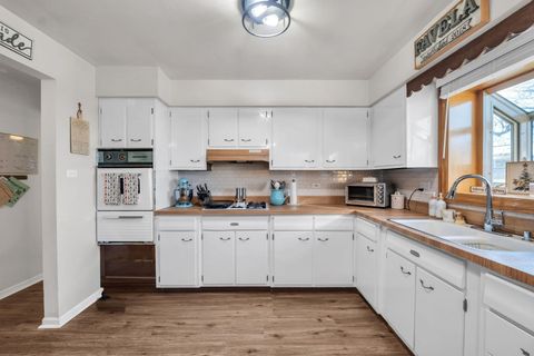 Tiny photo for 10840 S Kolmar Avenue, Oak Lawn, IL 60453 (MLS # 12531255)