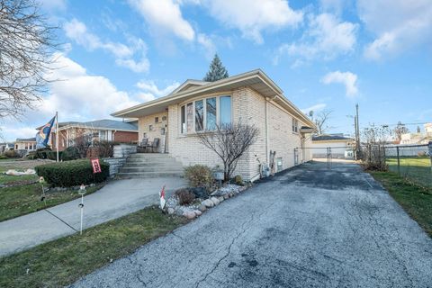 Tiny photo for 10840 S Kolmar Avenue, Oak Lawn, IL 60453 (MLS # 12531255)