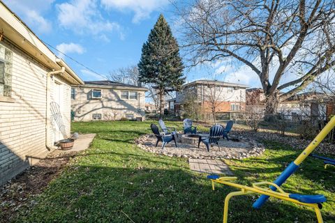 Tiny photo for 10840 S Kolmar Avenue, Oak Lawn, IL 60453 (MLS # 12531255)