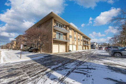 Tiny photo for 10117 S Cicero Avenue #206, Oak Lawn, IL 60453 (MLS # 12546137)