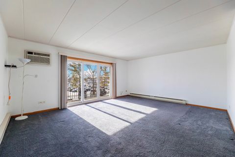 Tiny photo for 10117 S Cicero Avenue #206, Oak Lawn, IL 60453 (MLS # 12546137)