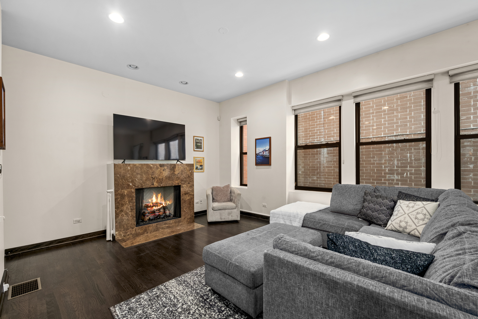 2150 W NORTH Avenue 4