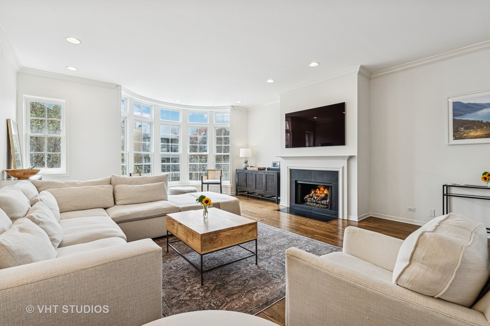 632 W WRIGHTWOOD Avenue 4W