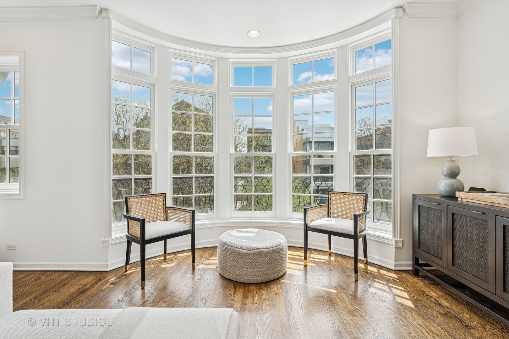 632 W WRIGHTWOOD Avenue 4W