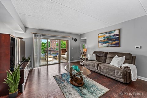 Tiny photo for 615 Perrie Drive #201, Elk Grove Village, IL 60007 (MLS # 12735534)