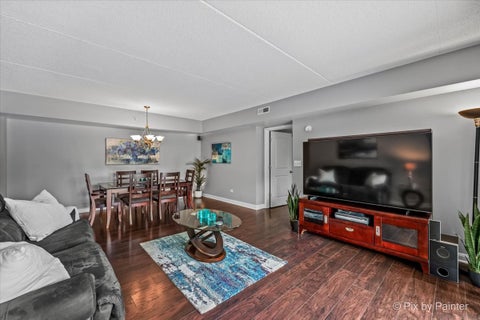 Tiny photo for 615 Perrie Drive #201, Elk Grove Village, IL 60007 (MLS # 12735534)
