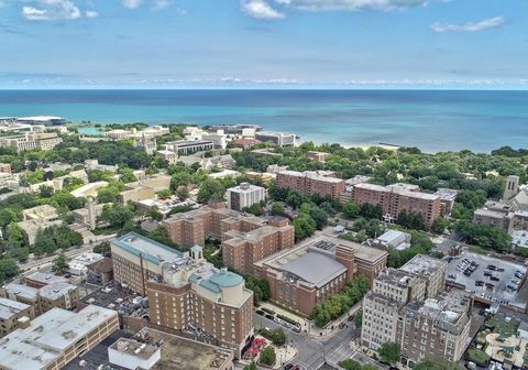 Tiny photo for 807 DAVIS Street #2011, Evanston, IL 60201 (MLS # 12570338)