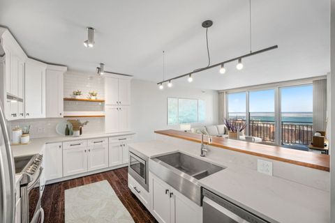 Tiny photo for 807 DAVIS Street #2011, Evanston, IL 60201 (MLS # 12570338)