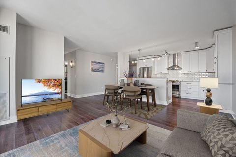 Tiny photo for 807 DAVIS Street #2011, Evanston, IL 60201 (MLS # 12570338)