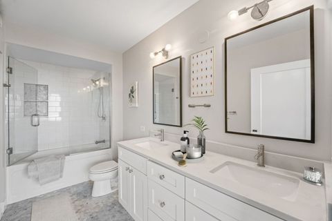 Tiny photo for 807 DAVIS Street #2011, Evanston, IL 60201 (MLS # 12570338)