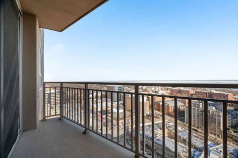 Tiny photo for 807 DAVIS Street #2011, Evanston, IL 60201 (MLS # 12570338)