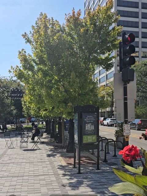 Tiny photo for 807 DAVIS Street #2011, Evanston, IL 60201 (MLS # 12570338)