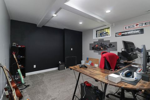 Tiny photo for 601 E Grove Street, Bloomington, IL 61701 (MLS # 12511521)