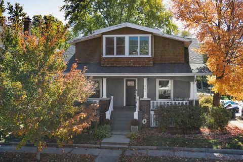 Photo of 601 E Grove Street, Bloomington, IL 61701 (MLS # 12511521)