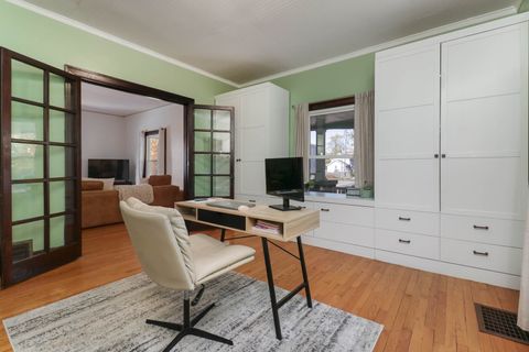 Tiny photo for 601 E Grove Street, Bloomington, IL 61701 (MLS # 12511521)