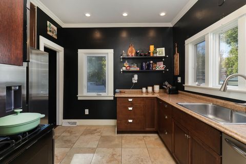 Tiny photo for 601 E Grove Street, Bloomington, IL 61701 (MLS # 12511521)