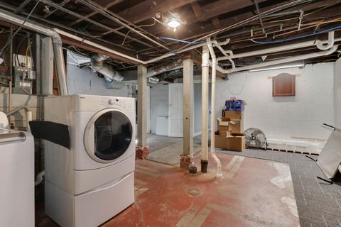 Tiny photo for 601 E Grove Street, Bloomington, IL 61701 (MLS # 12511521)