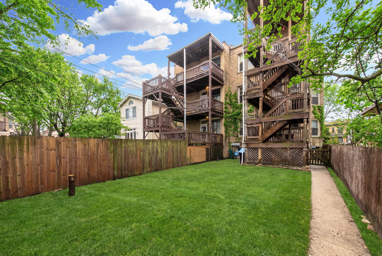 4117 N Paulina Street