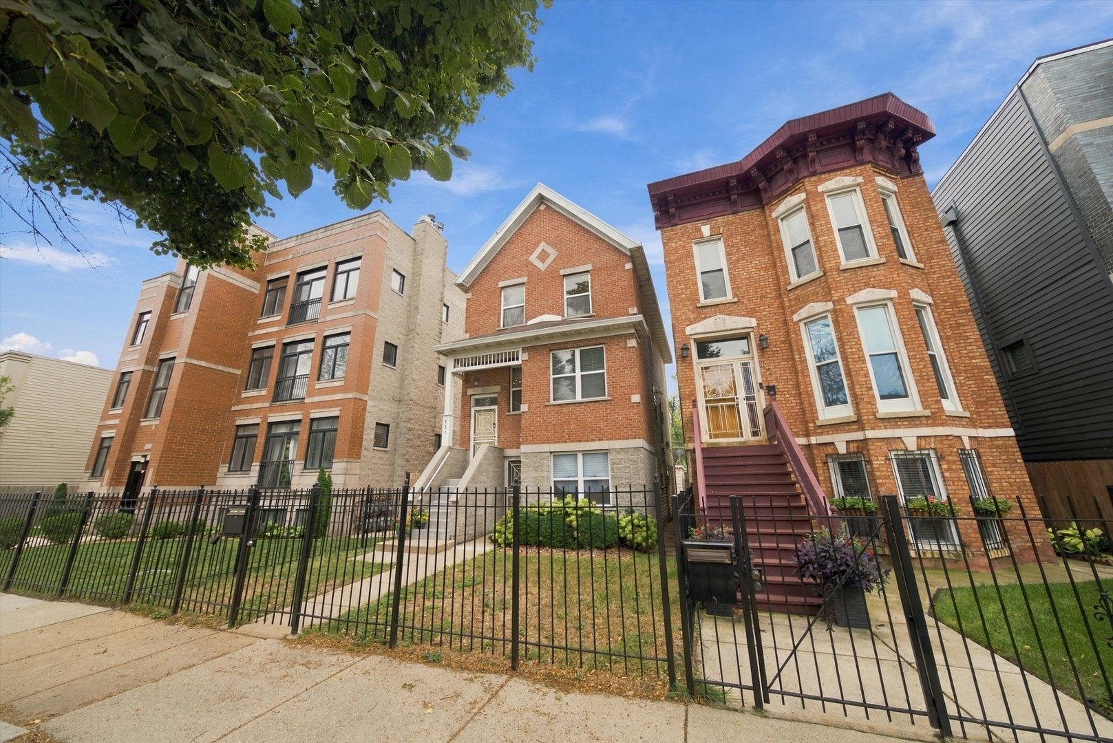 631 E Bowen Avenue