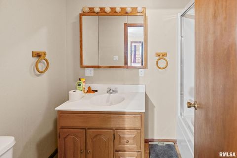 Tiny photo for 8 Ronnies Terrace, Centralia, IL 62801 (MLS # EB460181)