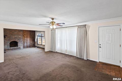 Tiny photo for 8 Ronnies Terrace, Centralia, IL 62801 (MLS # EB460181)
