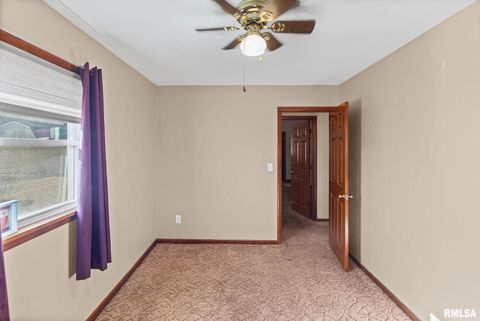 Tiny photo for 8 Ronnies Terrace, Centralia, IL 62801 (MLS # EB460181)