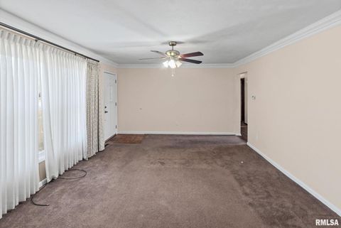 Tiny photo for 8 Ronnies Terrace, Centralia, IL 62801 (MLS # EB460181)