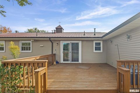 Tiny photo for 8 Ronnies Terrace, Centralia, IL 62801 (MLS # EB460181)