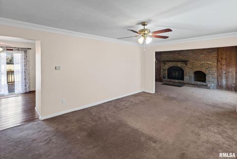 Tiny photo for 8 Ronnies Terrace, Centralia, IL 62801 (MLS # EB460181)