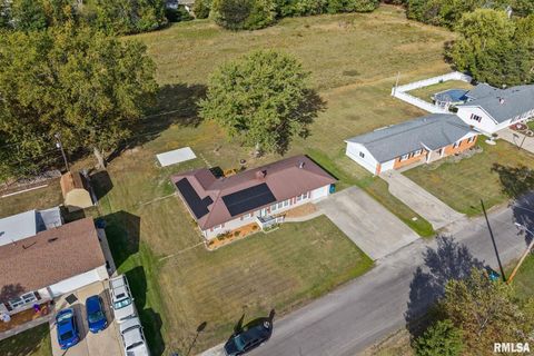 Tiny photo for 8 Ronnies Terrace, Centralia, IL 62801 (MLS # EB460181)