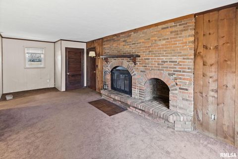 Tiny photo for 8 Ronnies Terrace, Centralia, IL 62801 (MLS # EB460181)