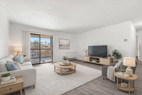 Tiny photo for 594 Somerset Lane #7, Crystal Lake, IL 60012 (MLS # 12577545)