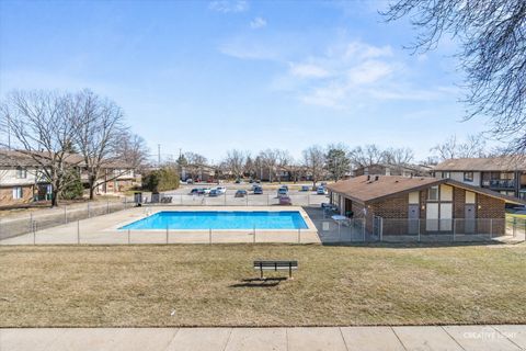 Tiny photo for 594 Somerset Lane #7, Crystal Lake, IL 60012 (MLS # 12577545)