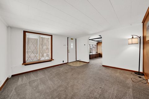 Tiny photo for 541 Charles Street, Aurora, IL 60506 (MLS # 12527890)