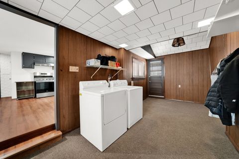 Tiny photo for 541 Charles Street, Aurora, IL 60506 (MLS # 12527890)