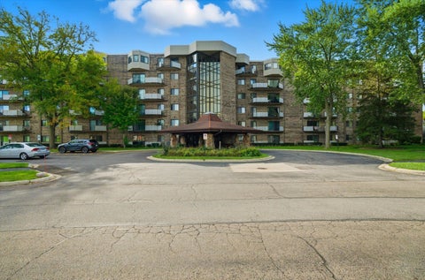 Photo of 1275 E Baldwin Lane #504, Palatine, IL 60074 (MLS # 12725325)