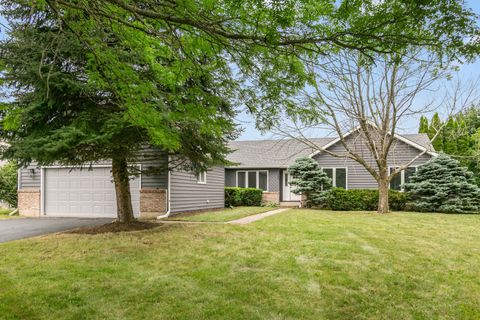 Photo of 140 Old Darby Lane, Winthrop Harbor, IL 60096 (MLS # 12470801)