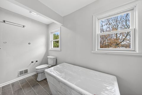 Tiny photo for 1404 Amy Lane, Libertyville, IL 60048 (MLS # 12500637)