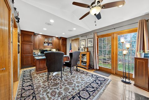 Tiny photo for 1404 Amy Lane, Libertyville, IL 60048 (MLS # 12500637)