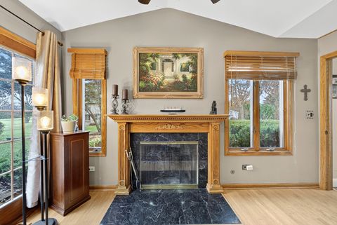 Tiny photo for 1404 Amy Lane, Libertyville, IL 60048 (MLS # 12500637)