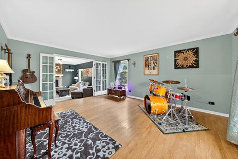 Tiny photo for 1404 Amy Lane, Libertyville, IL 60048 (MLS # 12500637)