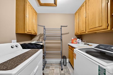 Tiny photo for 1404 Amy Lane, Libertyville, IL 60048 (MLS # 12500637)