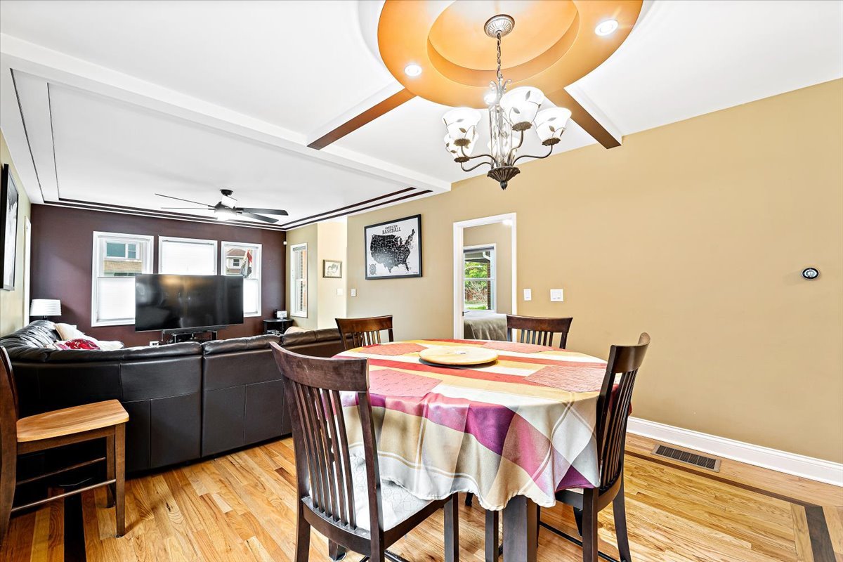 5011 W Deming Place