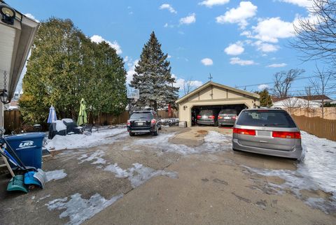 Tiny photo for 664 E Oakton Street, Des Plaines, IL 60018 (MLS # 12595261)