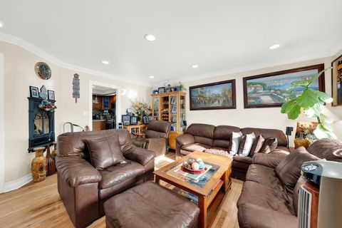 Tiny photo for 664 E Oakton Street, Des Plaines, IL 60018 (MLS # 12595261)