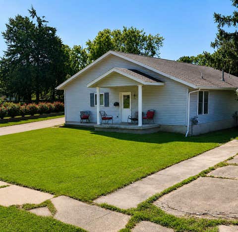 Tiny photo for 239 W Winnifred Street, Freeport, IL 61032 (MLS # 12706353)