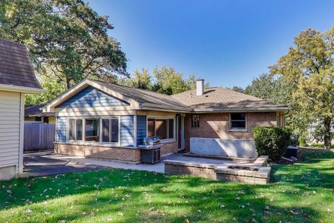 Tiny photo for 137 Racine Place, Mundelein, IL 60060 (MLS # 12501721)